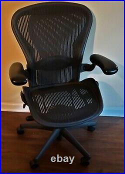 Herman Miller Fully Loaded, Lumbar, fully adjustable arms Size B Aeron Chair