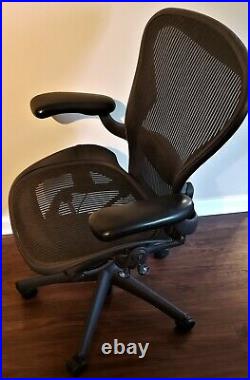 Herman Miller Fully Loaded, Lumbar, fully adjustable arms Size B Aeron Chair