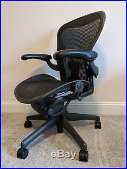 Herman Miller Fully Loaded Posture fit Size B Aeron Chairs Great condition