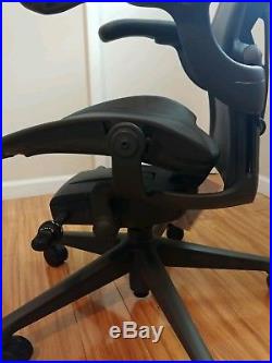 Herman Miller Fully Loaded Posture fit Size B Aeron Chairs Mod. 2018