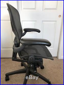 Herman Miller Fully Loaded Size B Aeron Chair Excellent