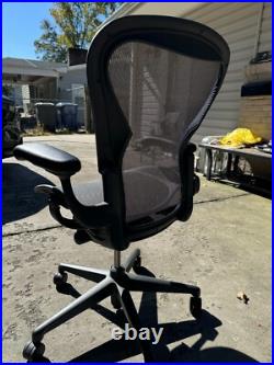 Herman Miller Remastered Aeron size C & B in mint. Pick up Alexandria, VA 22309
