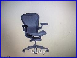 Herman miller AERON Chair Size B / graphite new (Not original box but new)