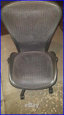 Herman miller aeron chair (without armrests)