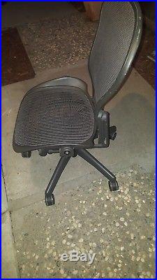 Herman miller aeron chair (without armrests)