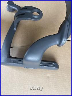 Herman miller classic aeron chair left Arm Fixed height position no pivot