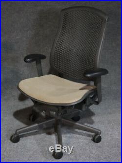 Matched Pair 2007 Herman Miller Celle Aeron Adjustable Office Chairs 1 of 3 Pair