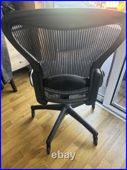 Medium size Herman Miller Aeron Office Chair Black Medium size Herman Miller Aeron Office Chair Black