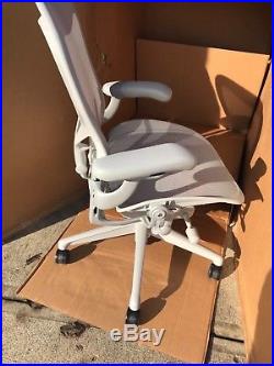 NEW! HERMAN MILLER AERON REMASTERED CHAIR MINERAL size C