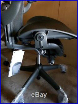 NEW WithTAGS! AERON CHAIR BY HERMAN MILLER Fully Loaded Size B