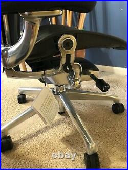 New! Herman Miller Designed By Bill Stumpf Size B Aeron Desk Chair No Box