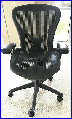 Original Herman Miller Aeron Chair (black & size C)