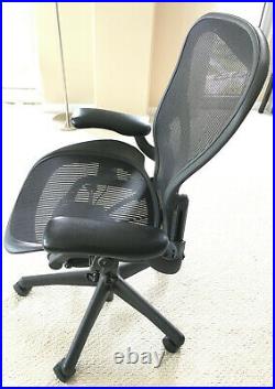 Original Herman Miller Aeron Chair (black & size C)