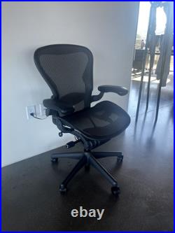 Set of Five Herman Miller Aeron Office Chairs Black Barely Used Condition