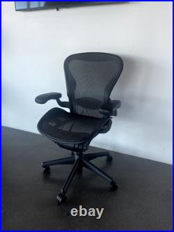 Set of Five Herman Miller Aeron Office Chairs Black Barely Used Condition